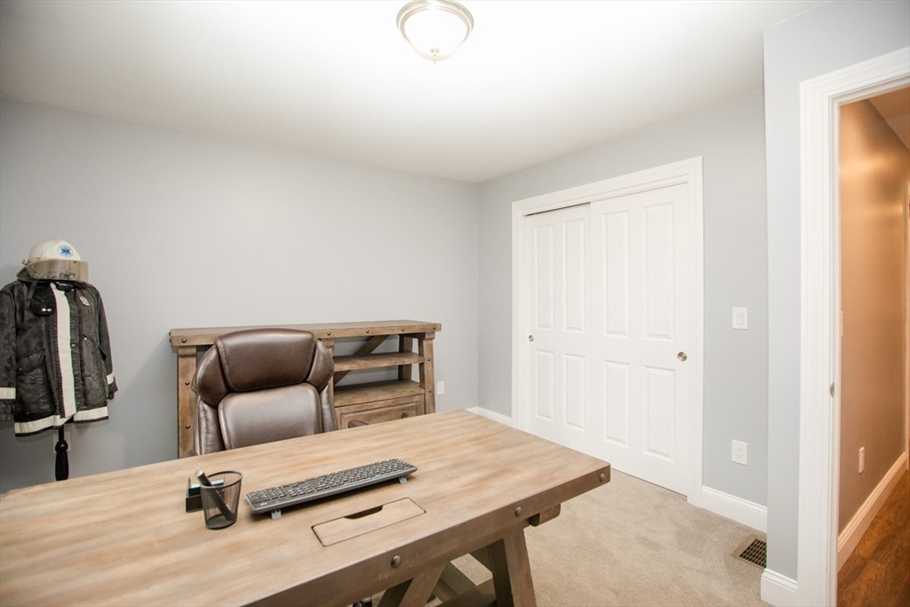 33 Rhinecliffe Road, Swansea, MA Photo #22