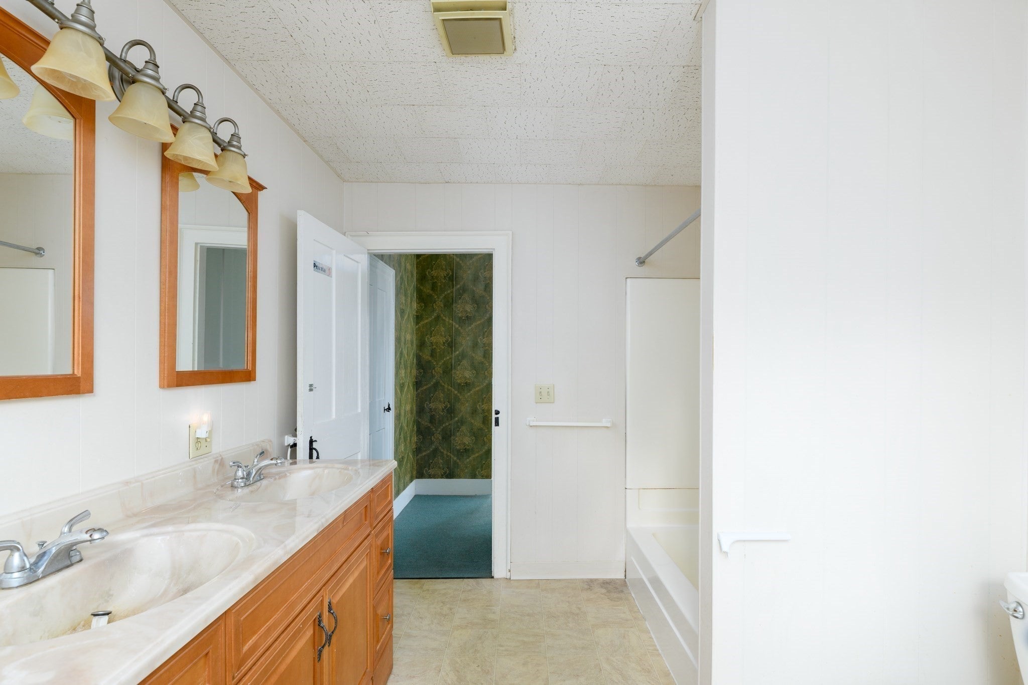 50 Pleasant St, Barre, MA Photo #25