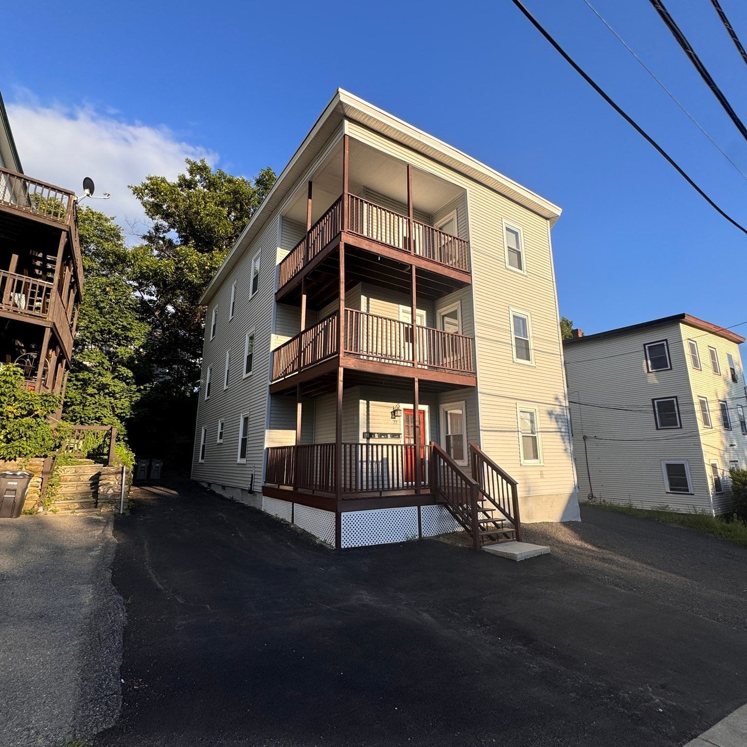 Click for 77 Oak St #3, Gardner, MA slideshow Click for 77 Oak St #3, Gardner, MA slideshow