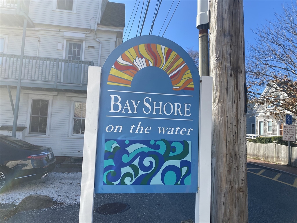 495 Commercial St 11