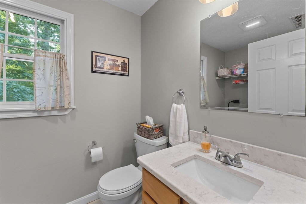 10 Shirley Street, Pepperell, MA Photo #10