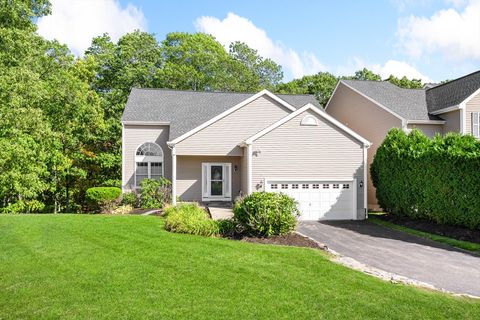 Photo of 11 Aris Way #11, Milford, MA 01757 (MLS # 73496553)