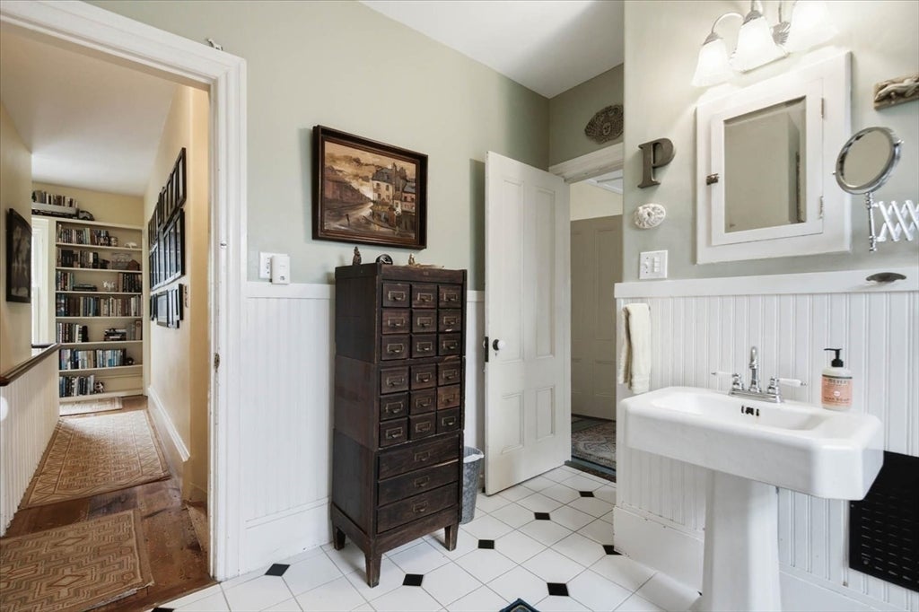 1 Olive Street, Newburyport, MA Photo #22