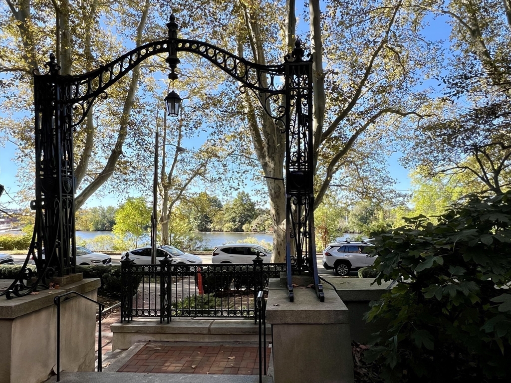 983 Memorial Drive 502