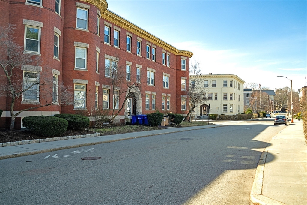 60-62 Greenough St