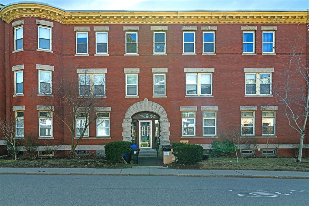 60-62 Greenough St