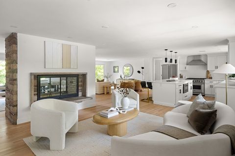 171 Shaw Rd Brookline MA 02467