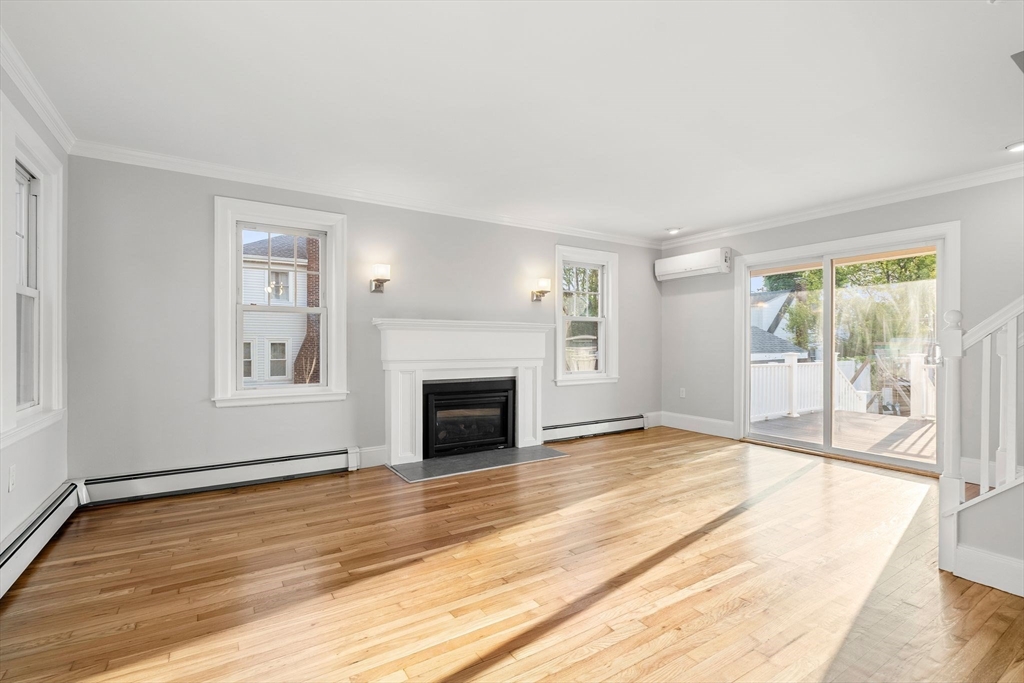 24 Bloomfield St
