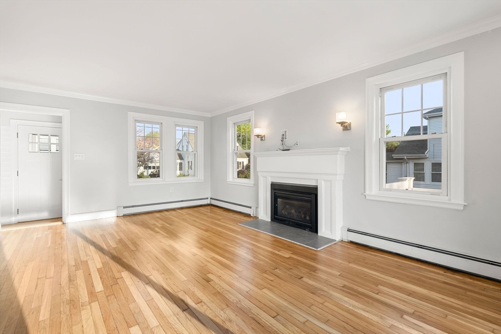 24 Bloomfield St
