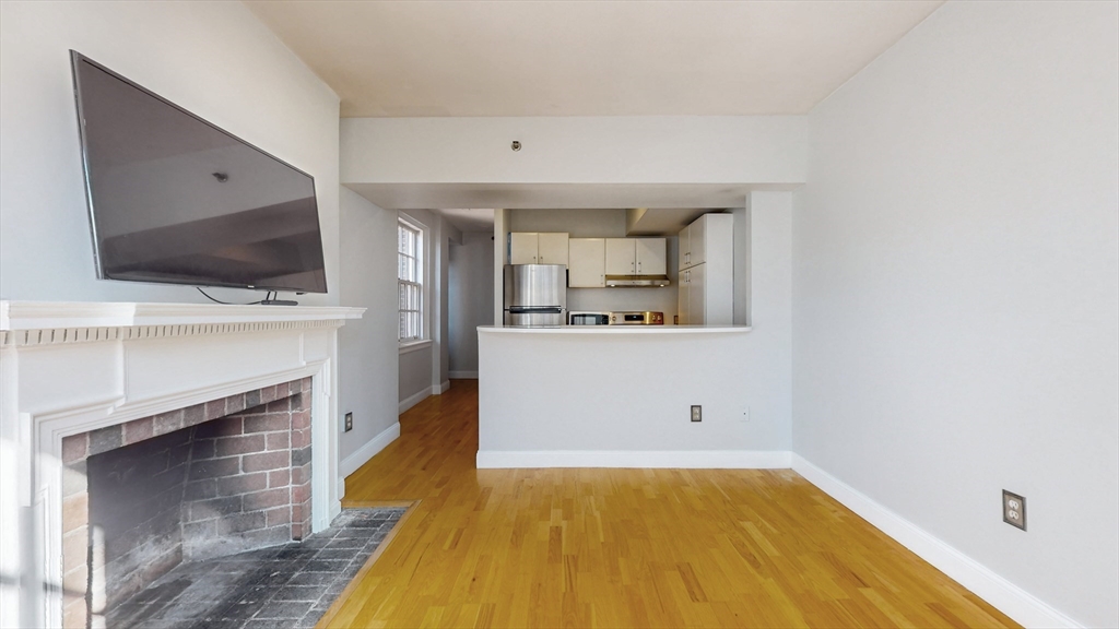 15 River St 405