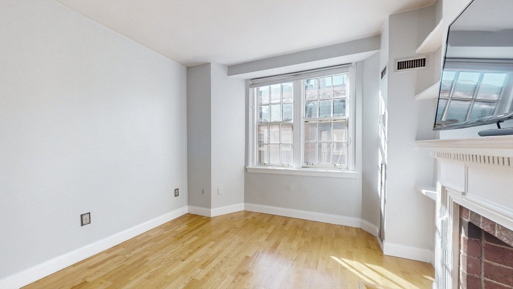 15 River St 405