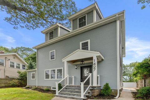 1427 Quincy Shore Dr Quincy MA 02169