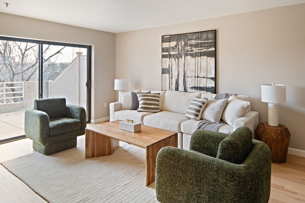 199 Coolidge Ave 114