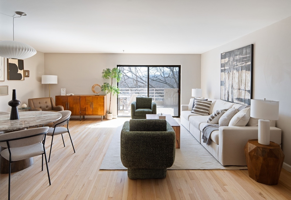 199 Coolidge Ave 114