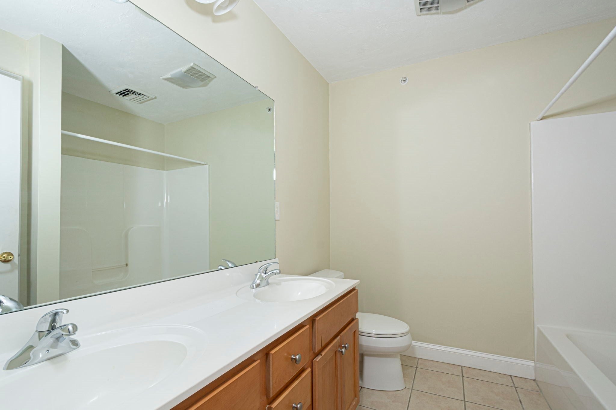 308 Sprucewood Ln #308, Clinton, MA, 308 Sprucewood Ln #308, Clinton, MA Photo #17