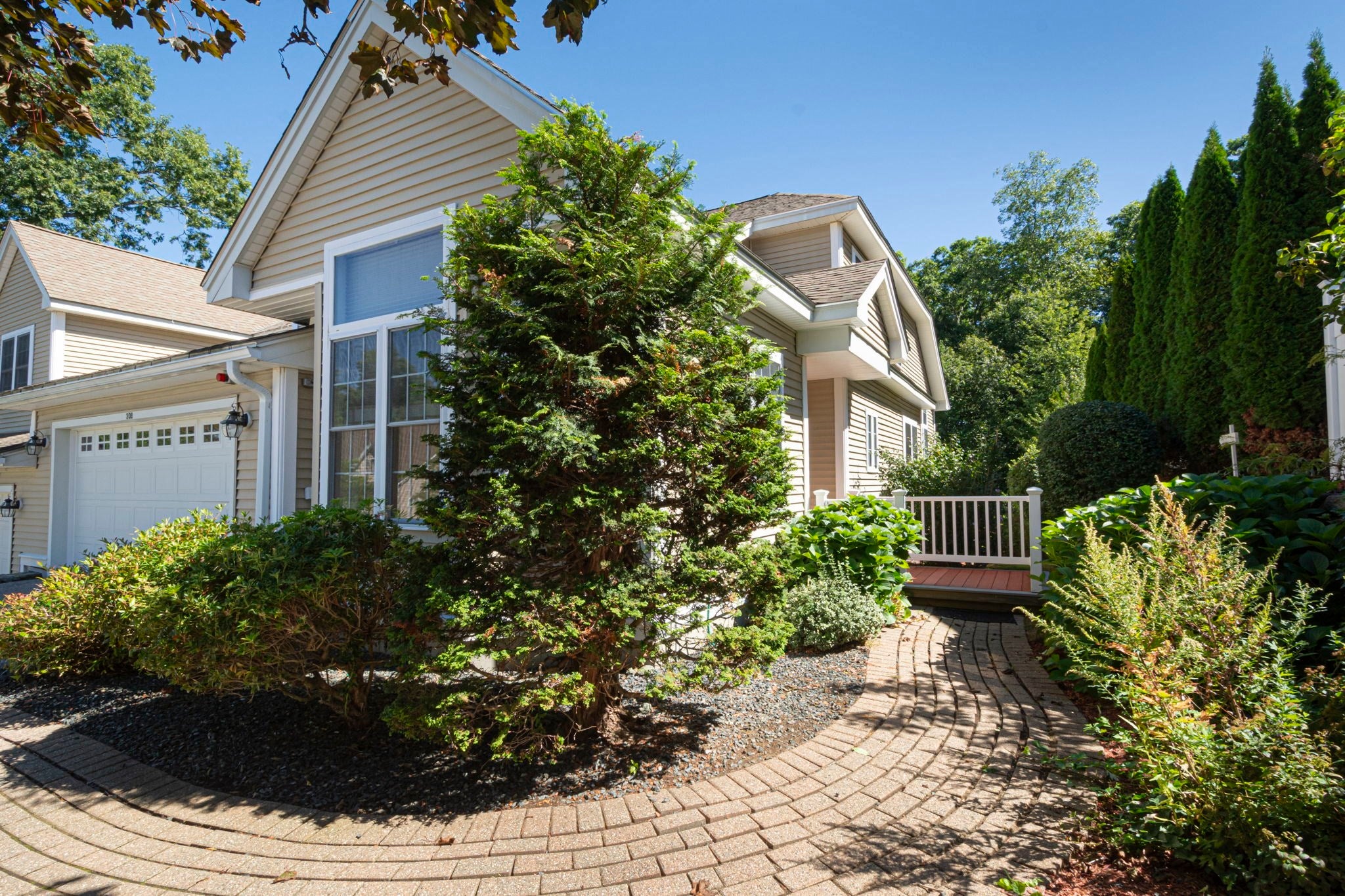 308 Sprucewood Ln #308, Clinton, MA, 308 Sprucewood Ln #308, Clinton, MA Photo #2