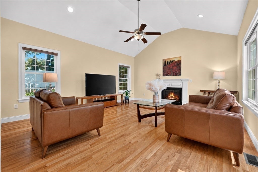 28 Hickory Dr, Shrewsbury, MA, 28 Hickory Dr, Shrewsbury, MA Photo #6
