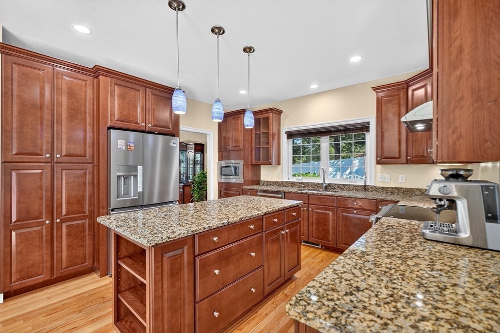 28 Hickory Dr, Shrewsbury, MA, 28 Hickory Dr, Shrewsbury, MA Photo #9