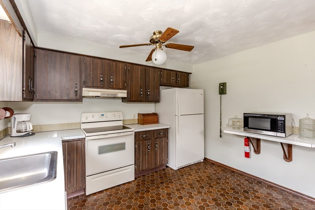 21 Evergreen Drive, Swansea, MA, 21 Evergreen Drive, Swansea, MA Photo #13
