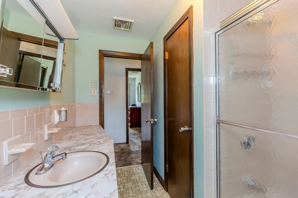 21 Evergreen Drive, Swansea, MA, 21 Evergreen Drive, Swansea, MA Photo #17