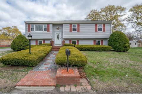 18 Derry Rd Methuen MA 01844