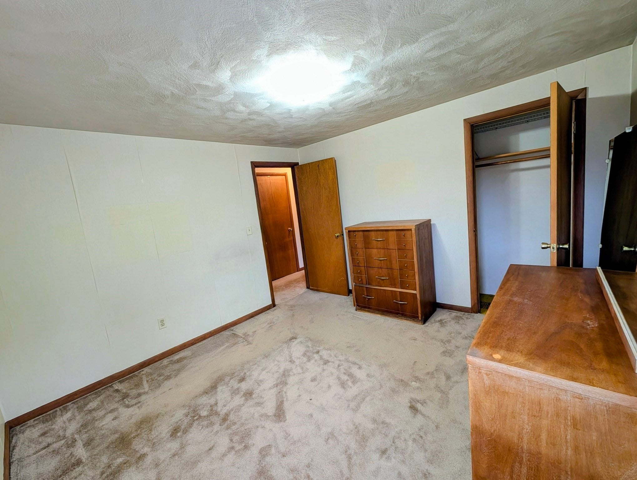 139 Charlton St, Oxford, MA Photo #12