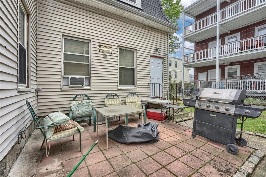 43 Woodward Ave #2, Boston, MA Photo #2