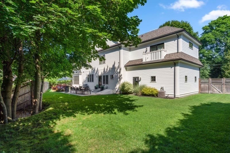 11 Fisher Ave