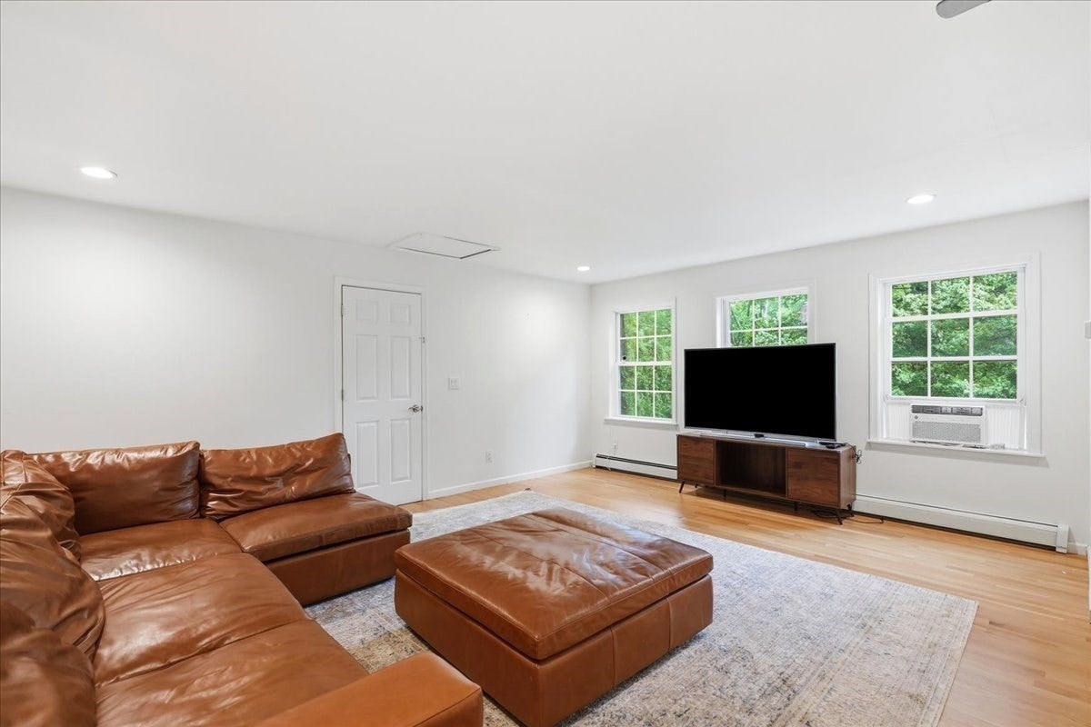 94 High St, Hingham, MA Photo #21