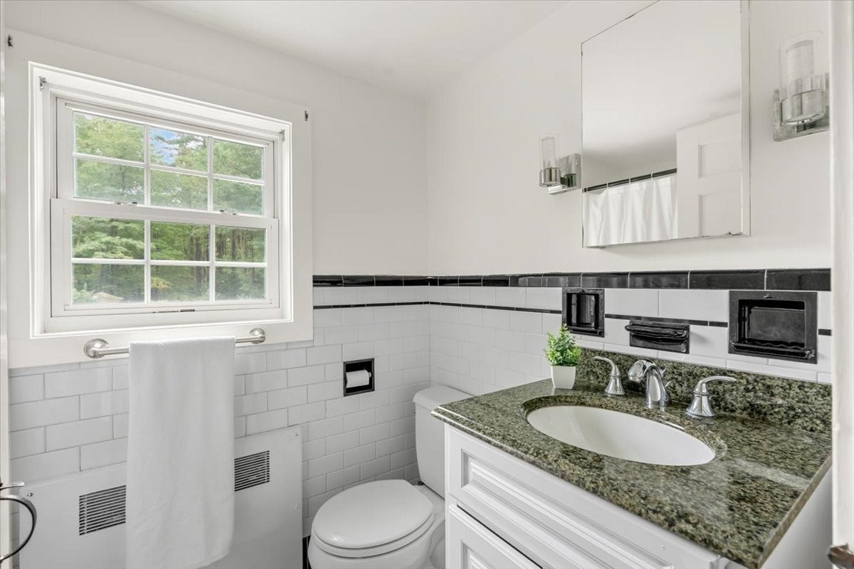 94 High St, Hingham, MA Photo #20