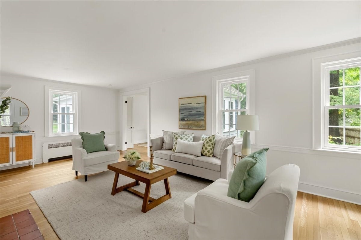 94 High St, Hingham, MA Photo #2