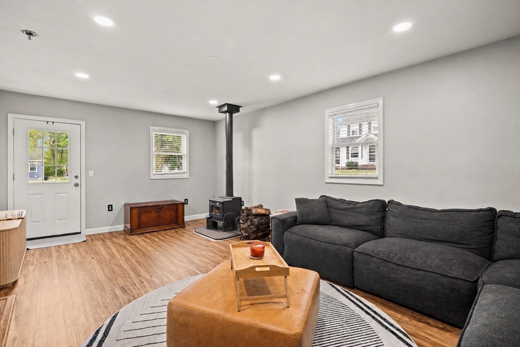 194 Grove Ave, Somerset, MA Photo #38
