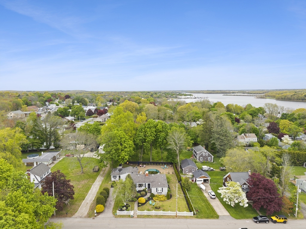 194 Grove Ave, Somerset, MA Photo #10