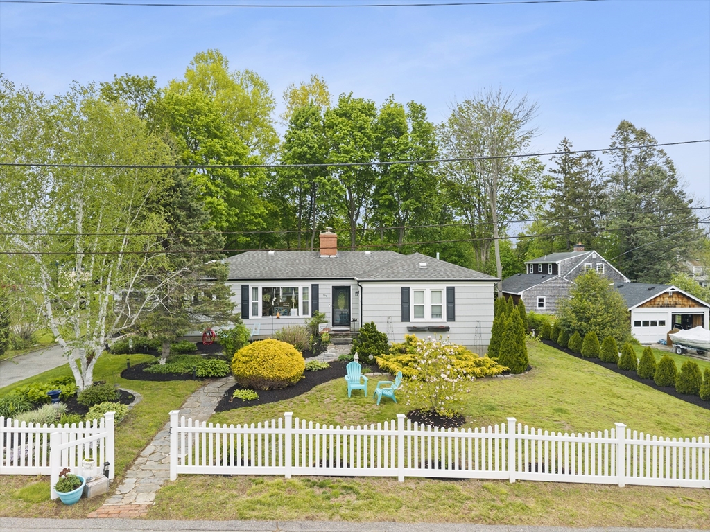 194 Grove Ave, Somerset, MA Photo #1