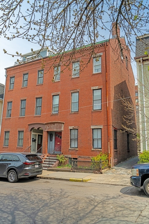 10 Gates St
