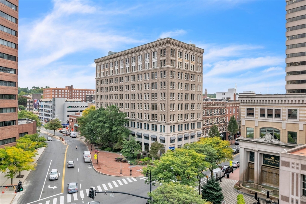 Photo 1 of 9 — 1387-1391 Main St 110, Springfield, MA 01103