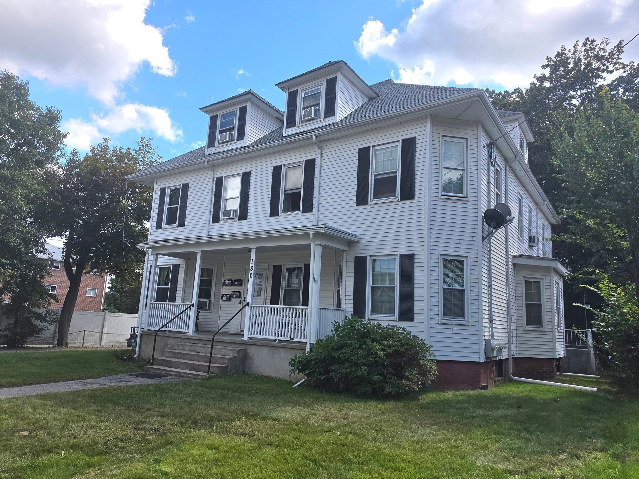 186 County St