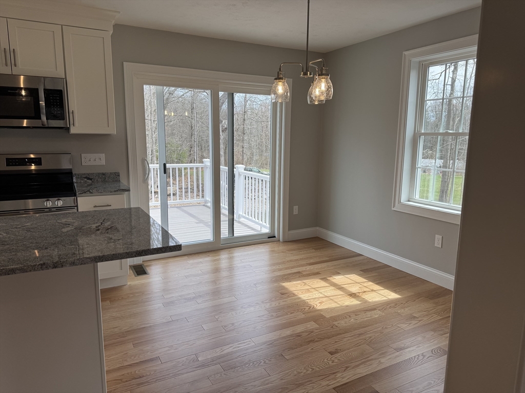 27 Range Ave