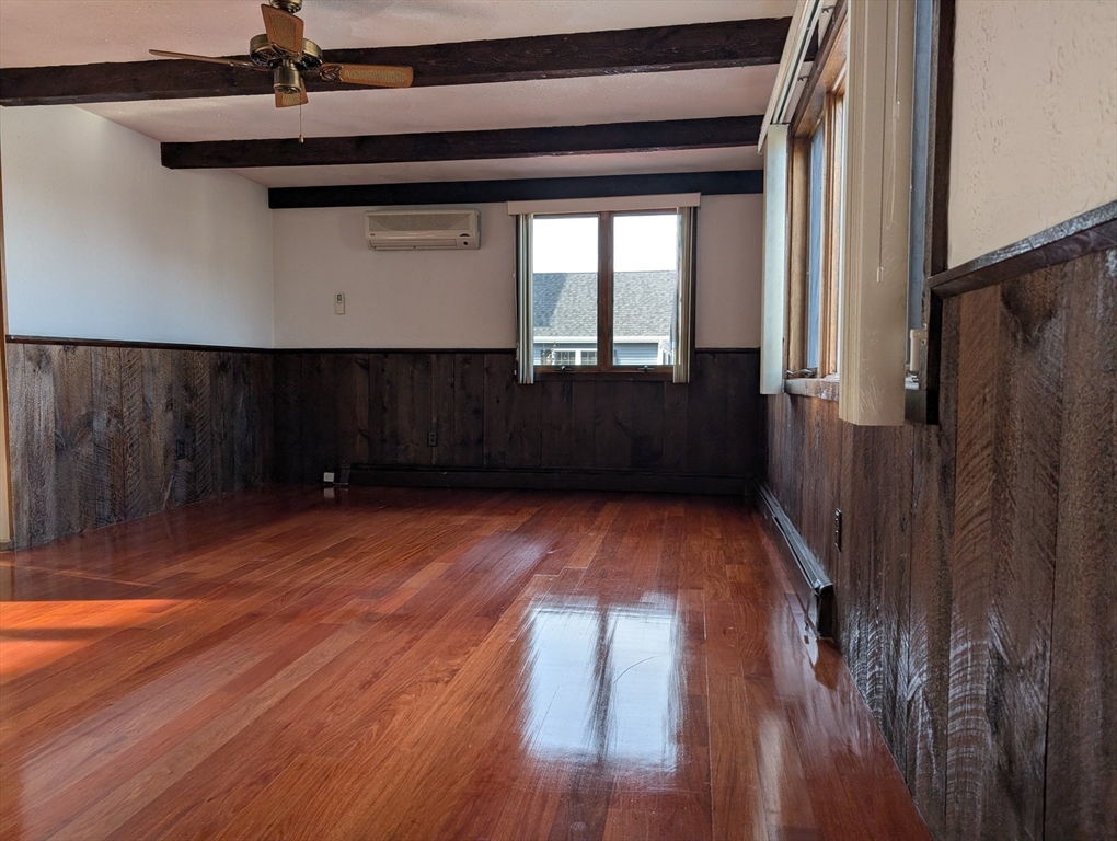 16 Edgemere Ave