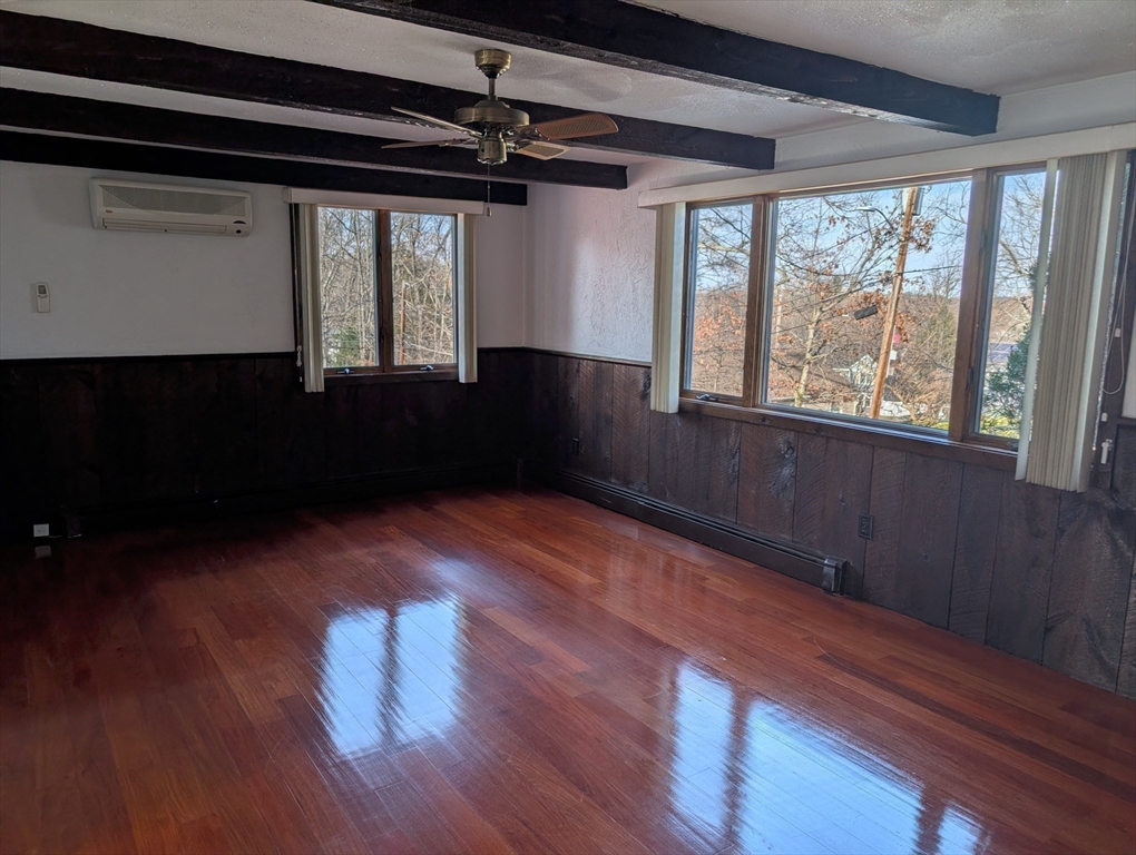 16 Edgemere Ave