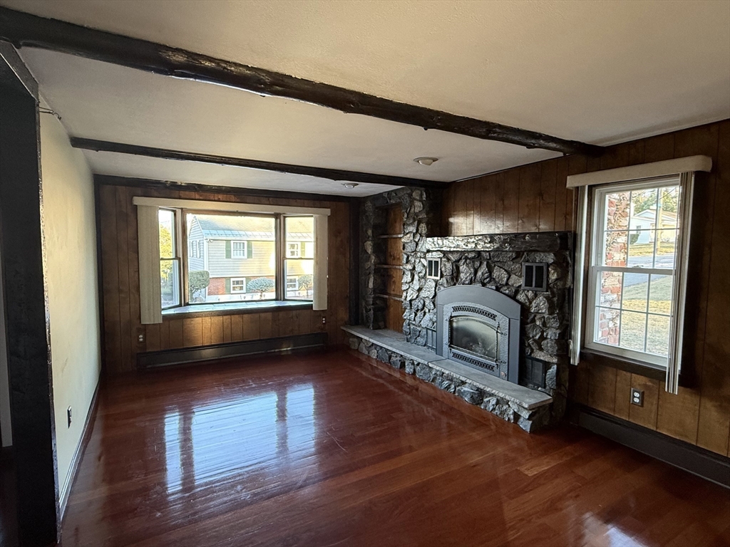 16 Edgemere Ave