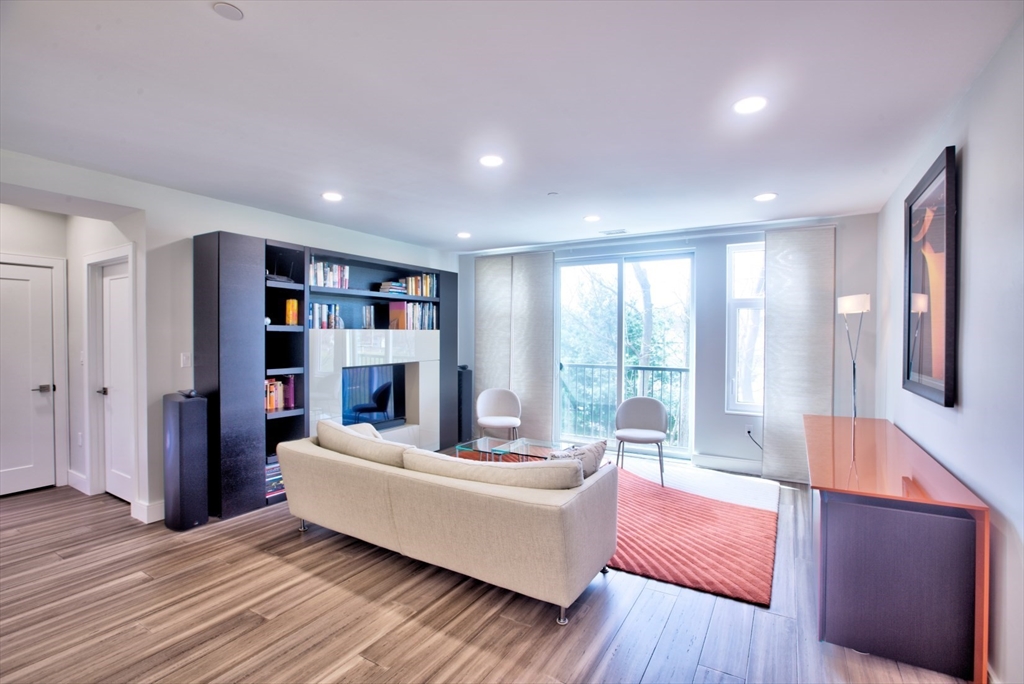 27 Jefferson St. 105