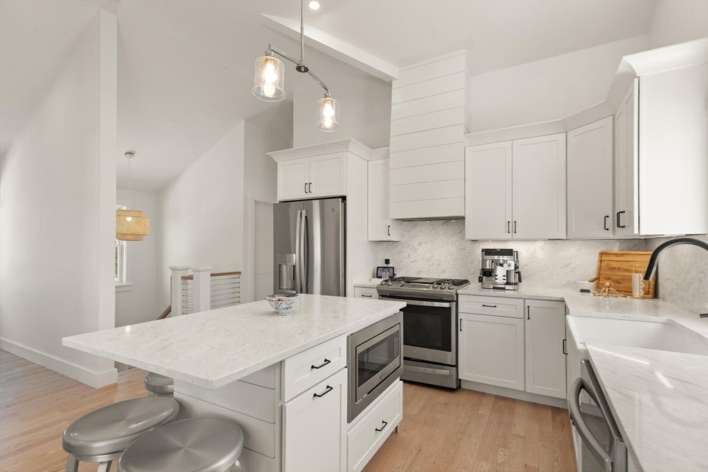 40 Thurston Point Road, Gloucester, MA, 40 Thurston Point Road, Gloucester, MA Photo #3