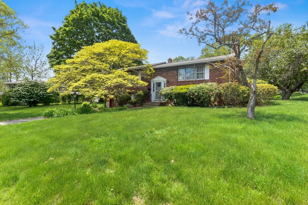 14 Paulette Dr