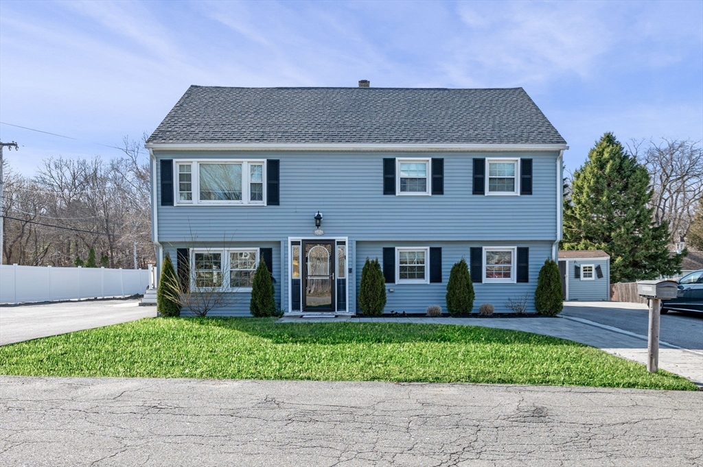 2 Finch Ln