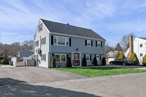 2 Finch Ln Gloucester MA 01930