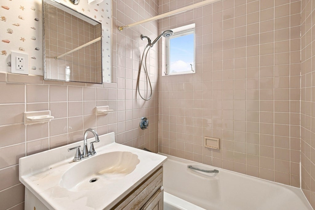 16 Lochwan Street #16, Winchester, MA, 16 Lochwan Street #16, Winchester, MA Photo #17
