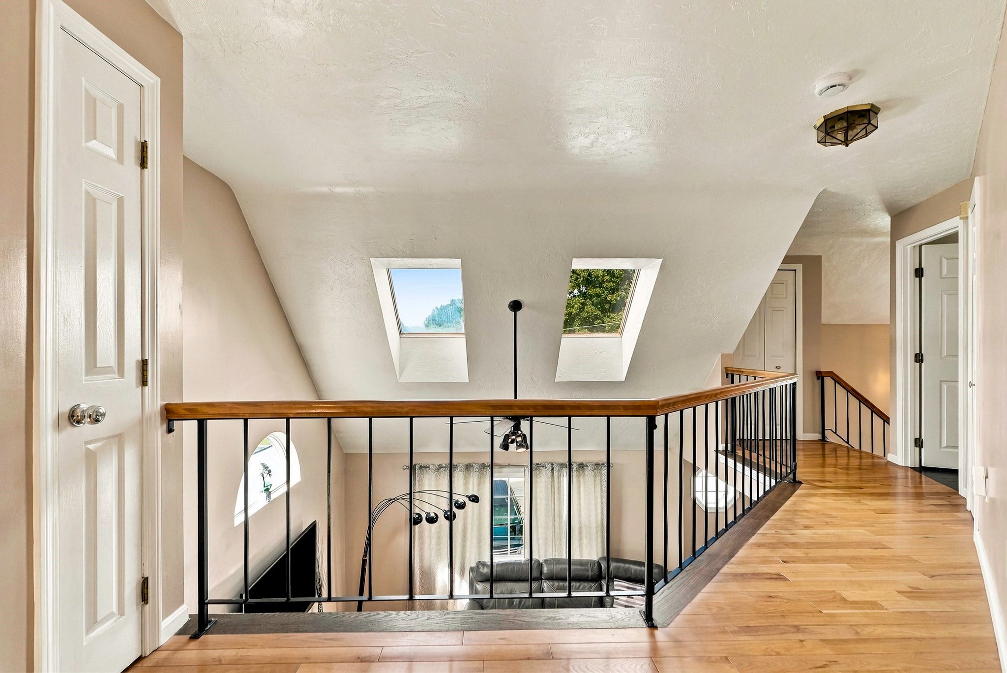 102 Sunderland Rd, Worcester, MA Photo #15