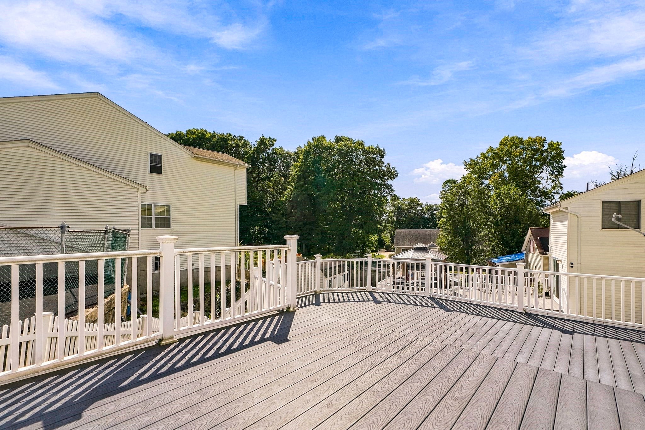 102 Sunderland Rd, Worcester, MA Photo #30