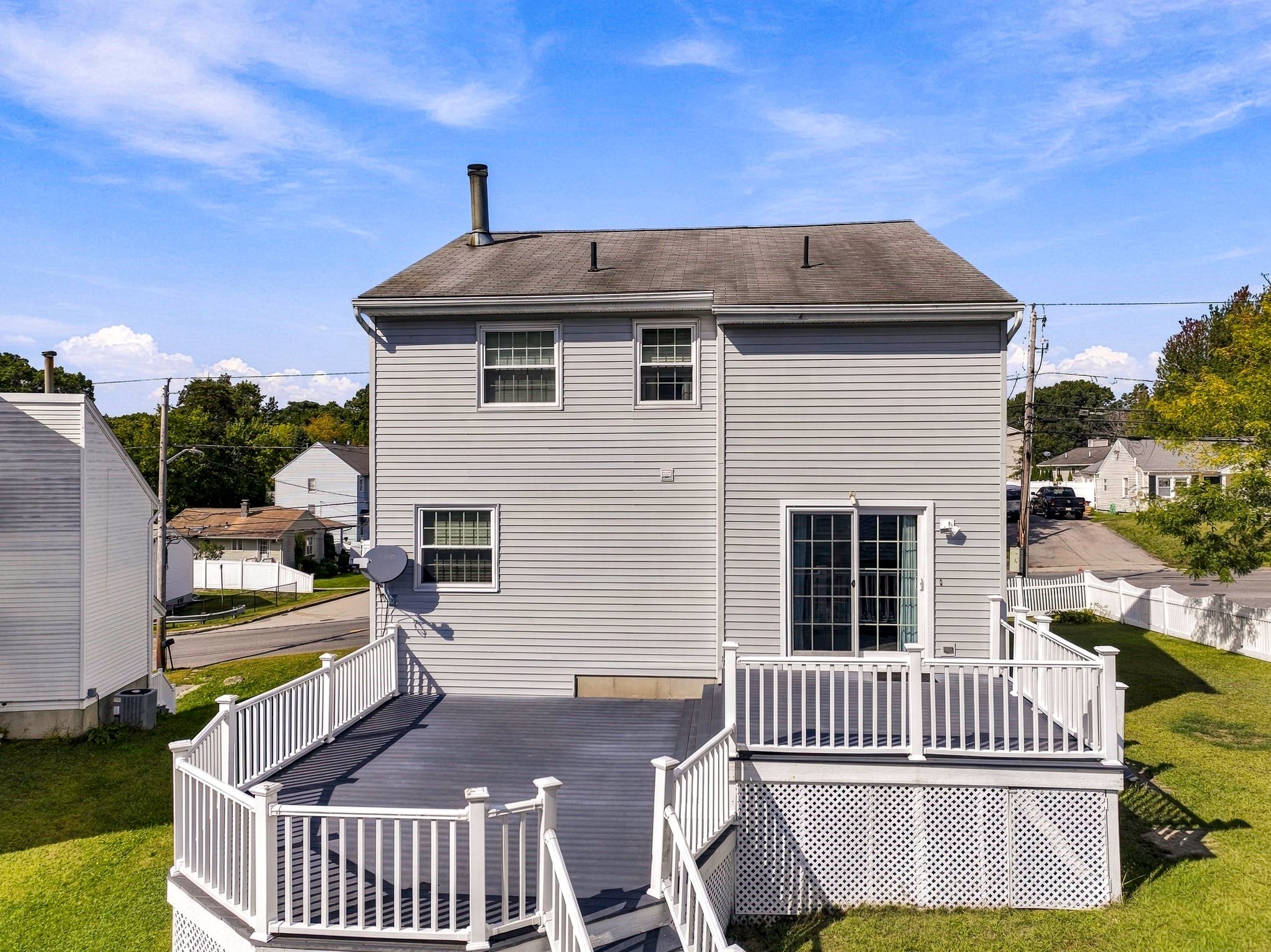 102 Sunderland Rd, Worcester, MA Photo #28